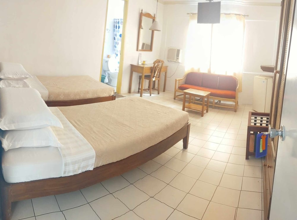 Basic Suite - Photo 4