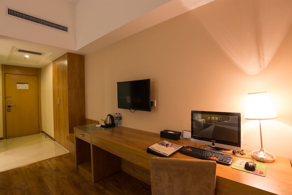 Twin Room (Ultra Sassy)