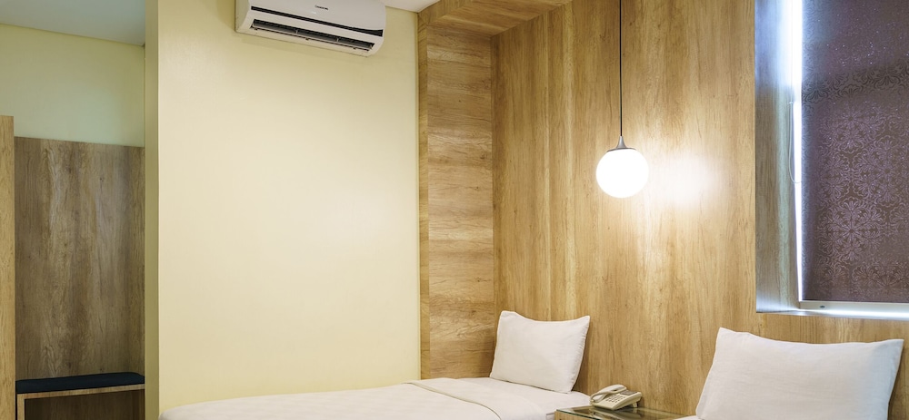 City Twin Room