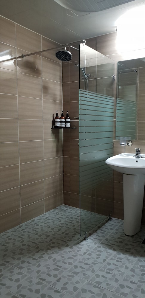 Deluxe Twin Room - Photo 5