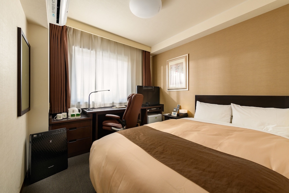 Double Room, Smoking, City View