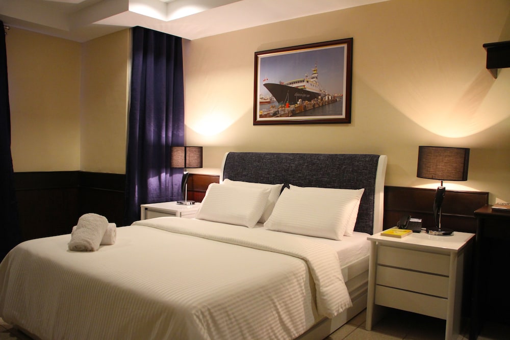 Admiral Suite