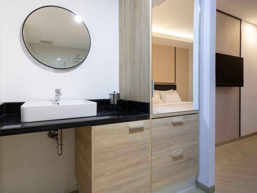 Deluxe Room - Photo 6