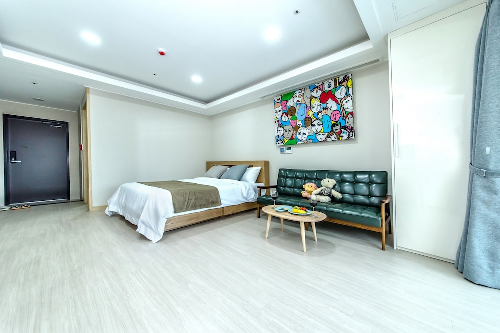Standard Double Room - Photo 4