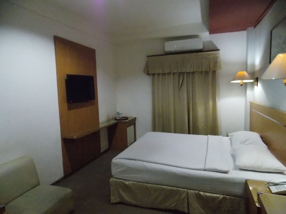 Deluxe Room - Photo 3