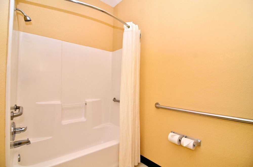 Room, 1 King Bed, Accessible, Non Smoking - Photo 2