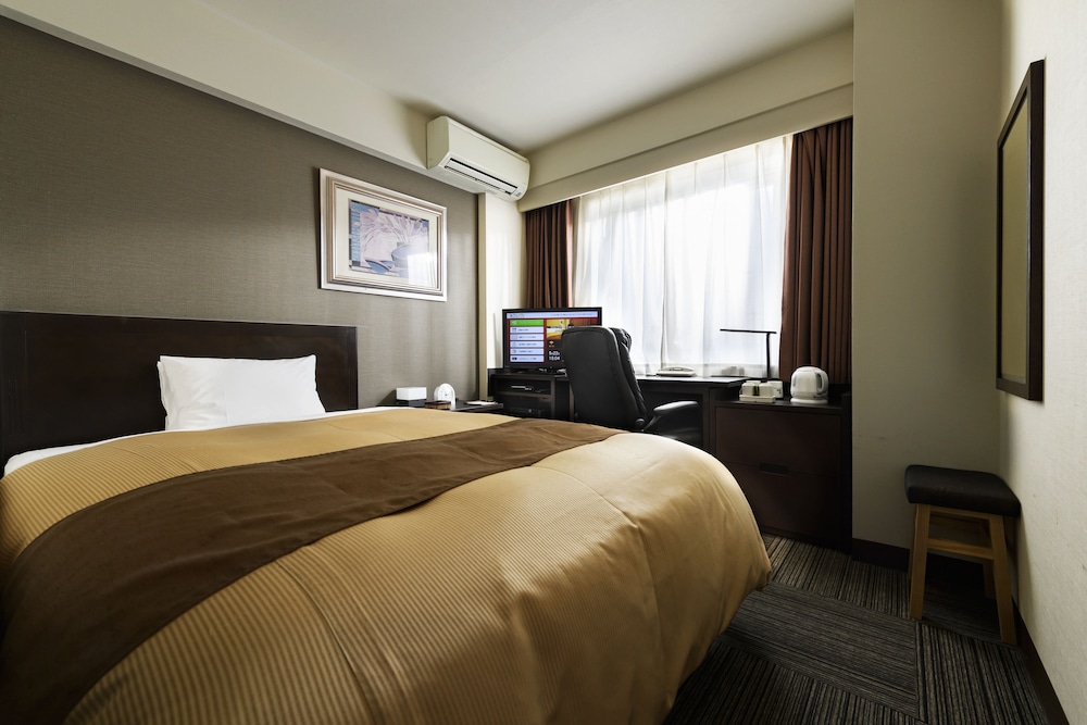 Double Room, Smoking, City View