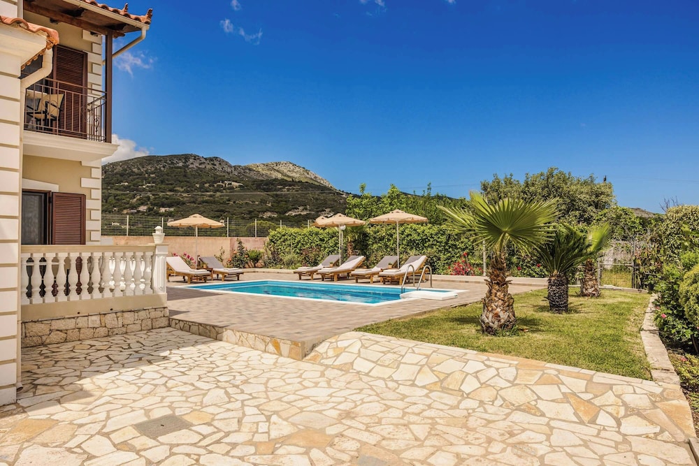 Villa (3 Bedrooms) photo 2
