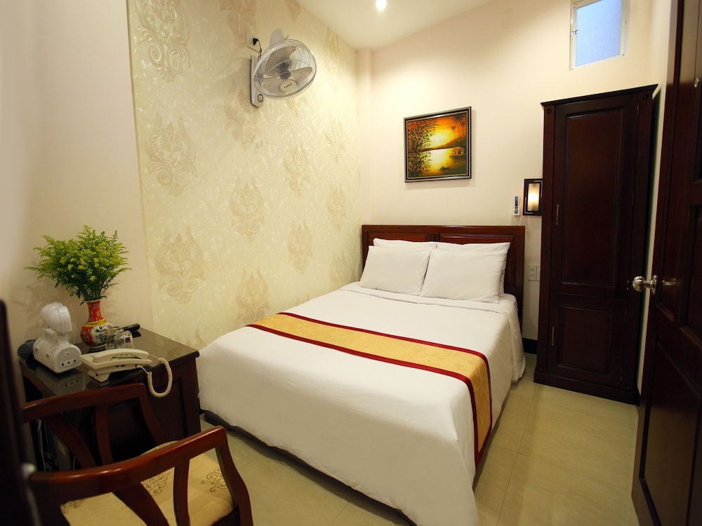 Standard Double Room, No Windows