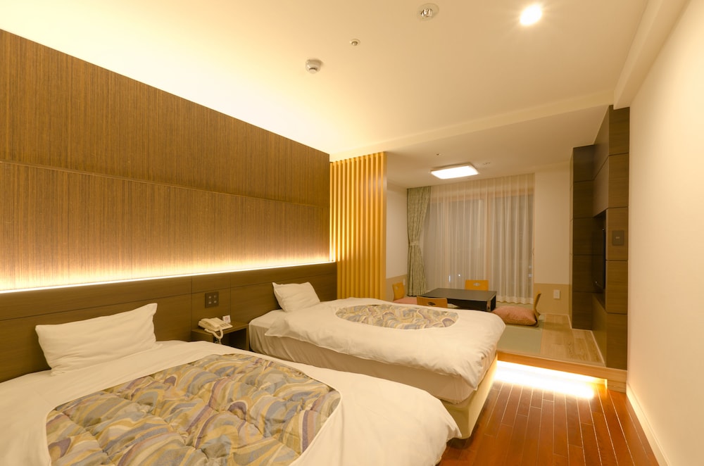 Non-Smoking - Standard Room with Tatami Area