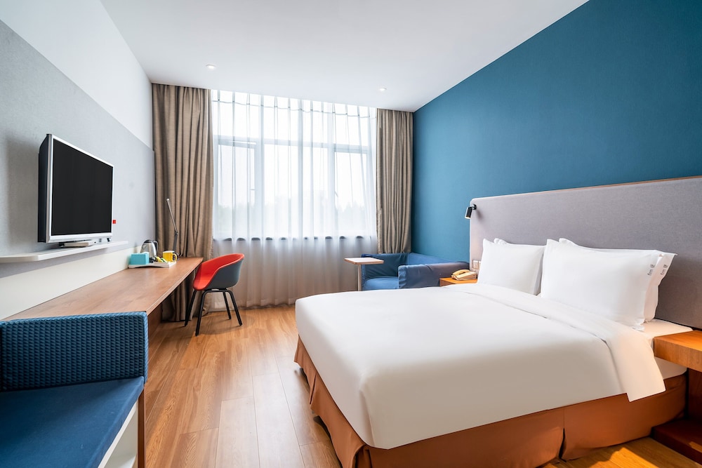 Standard Room, 1 Queen Bed