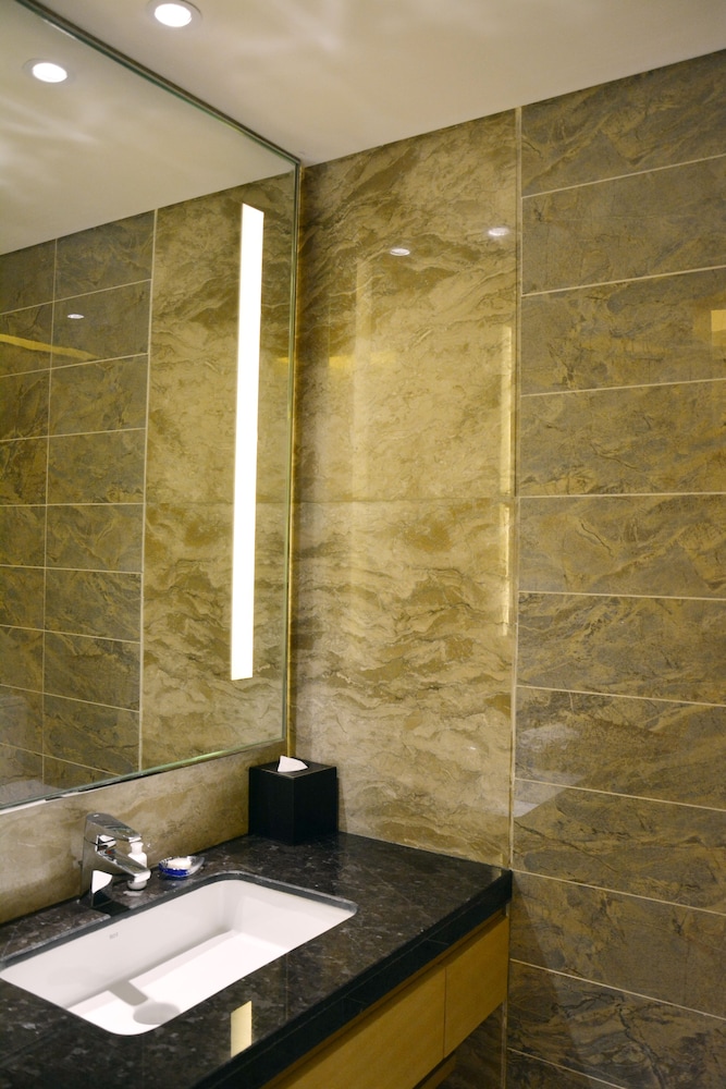 Deluxe King Room photo 2
