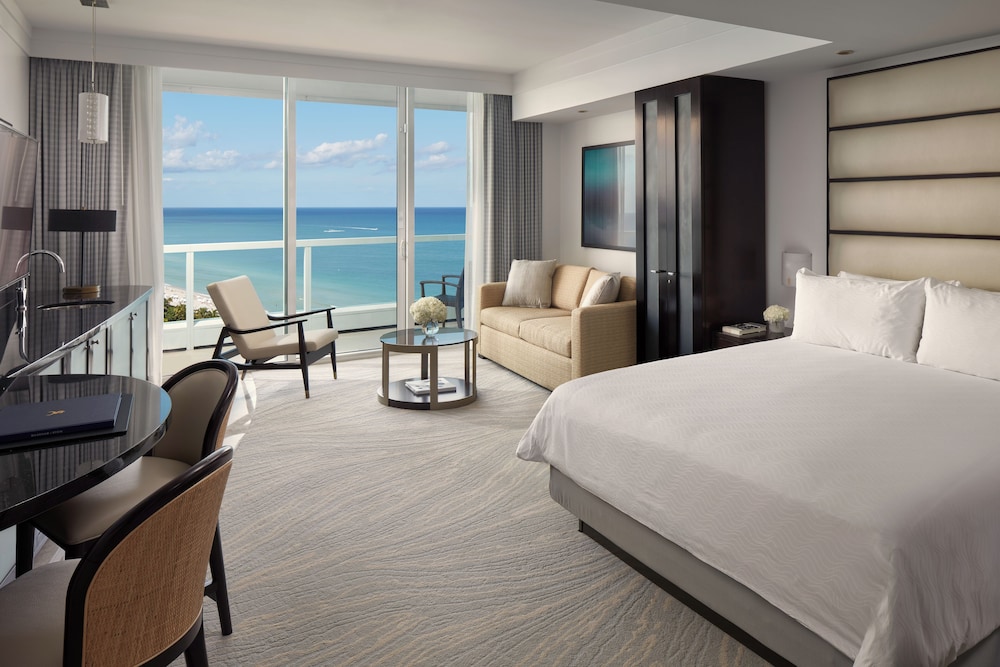 Junior Suite, 1 King Bed, Oceanfront (Sorrento)