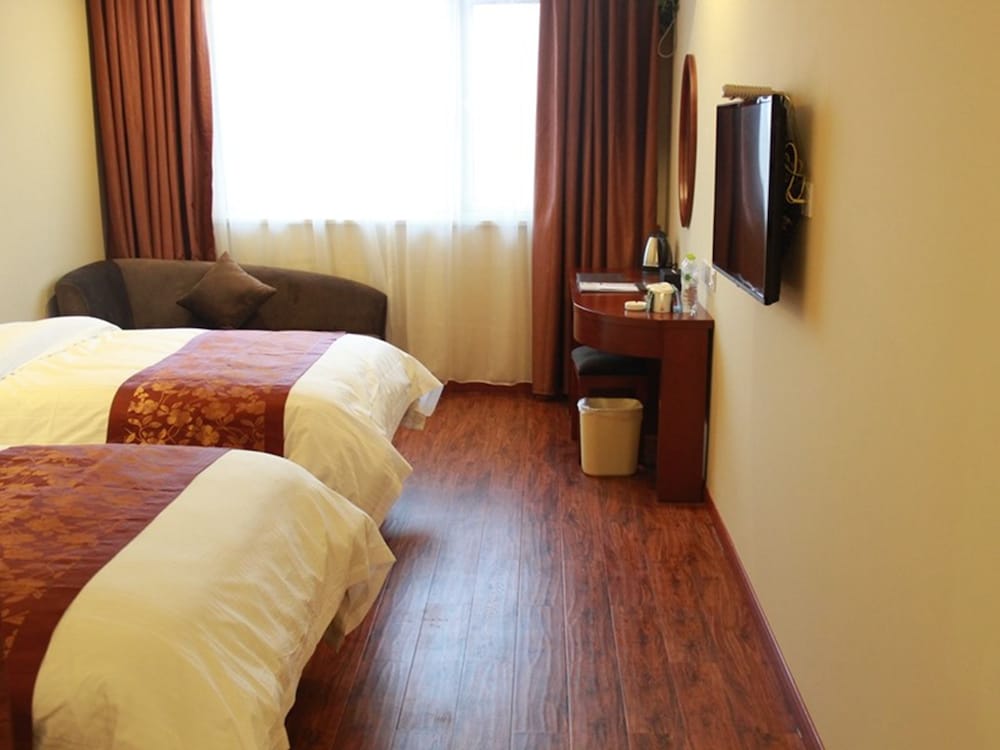 Superior Twin Room with Window photo 1