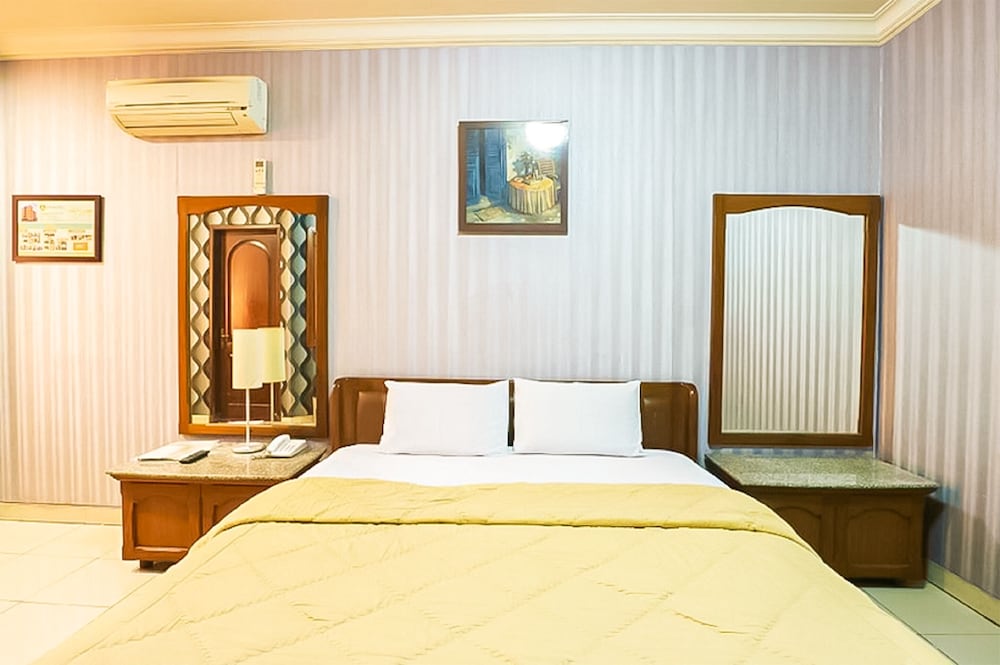 Deluxe Room - Photo 6