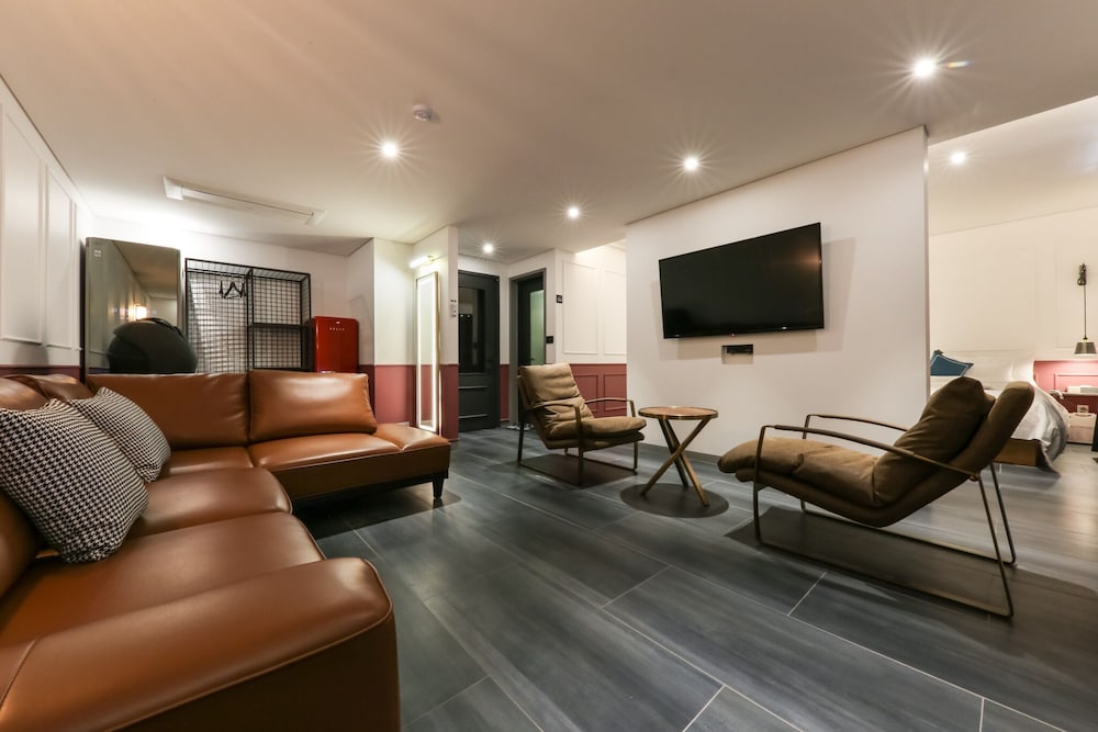 Royal Room - Photo 2
