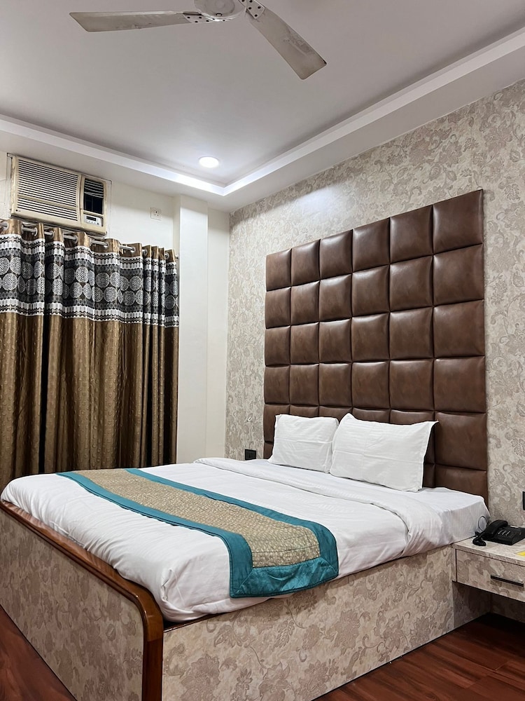 Club Room