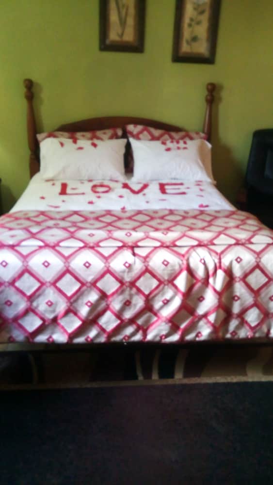 Room, 1 Queen Bed photo 1
