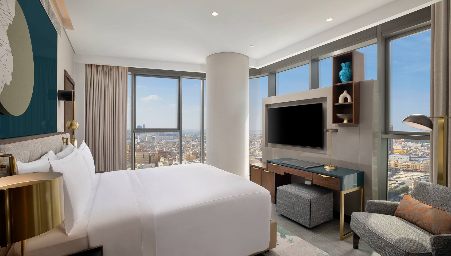 King One Bedroom Suite Corner City View photo 1