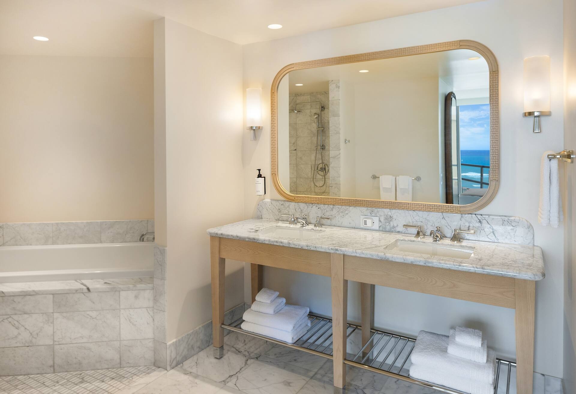 Deluxe 2 Bedroom High Ocean View Suite