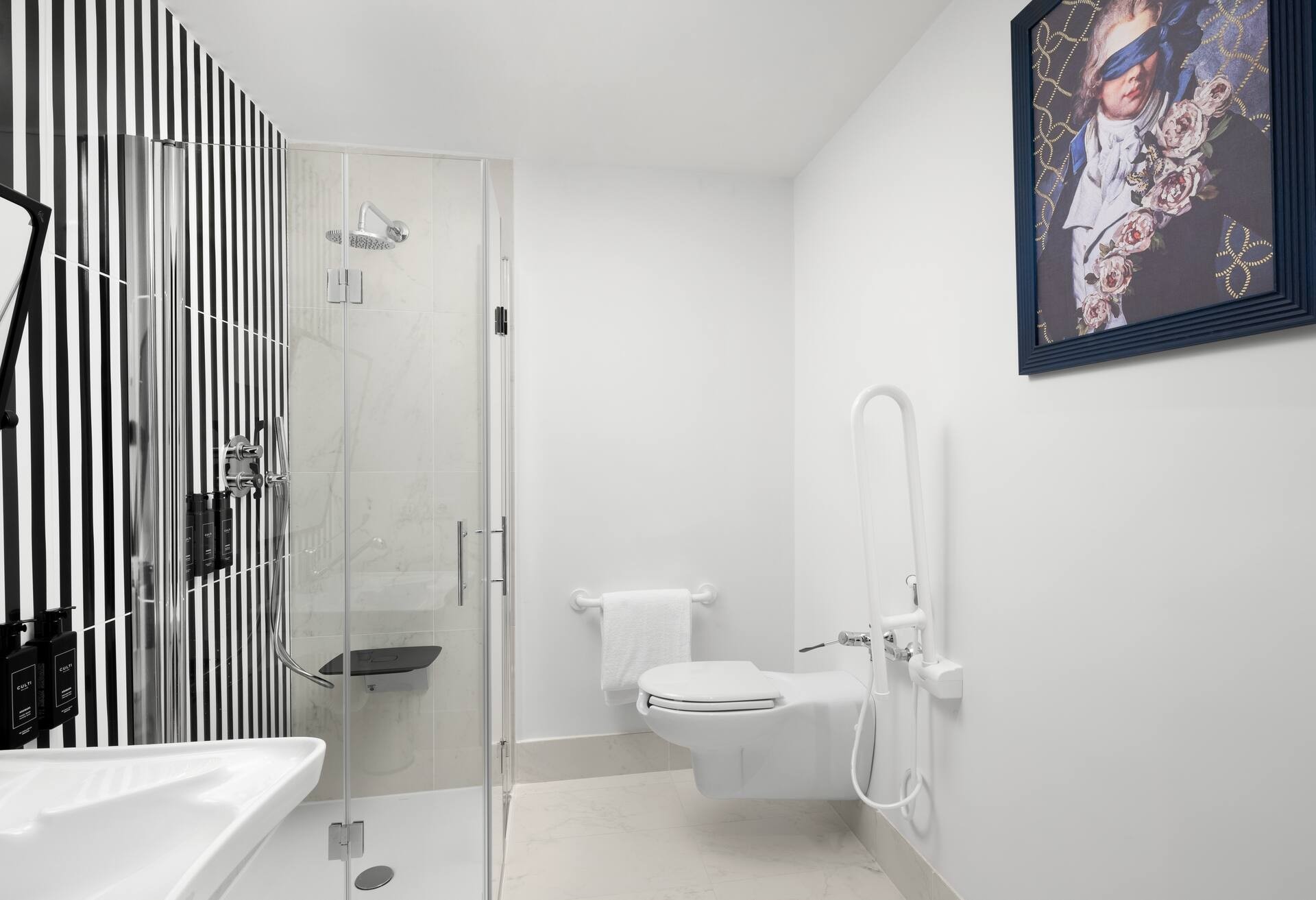 King Accessible Classic Room