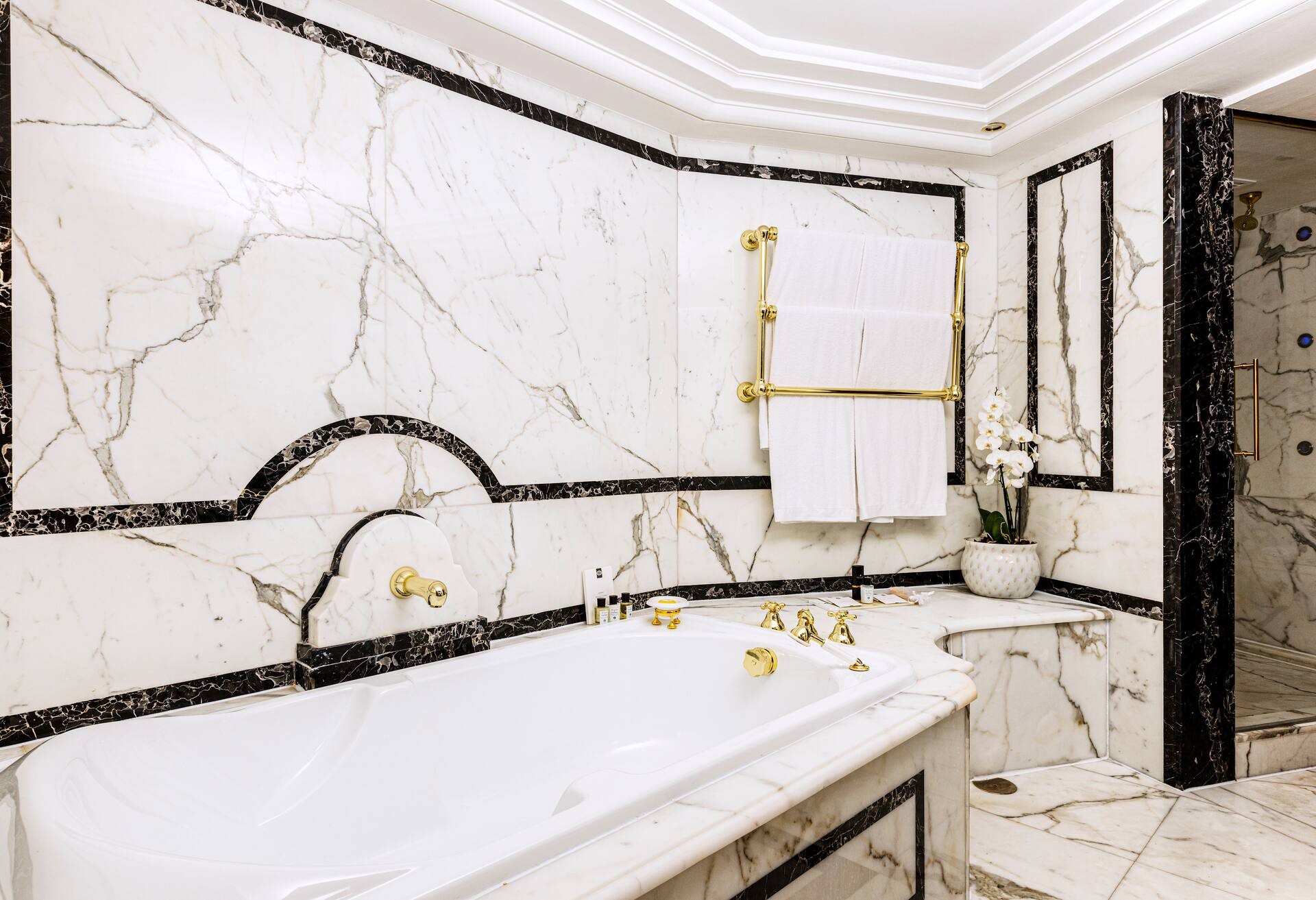 Alcove Suite