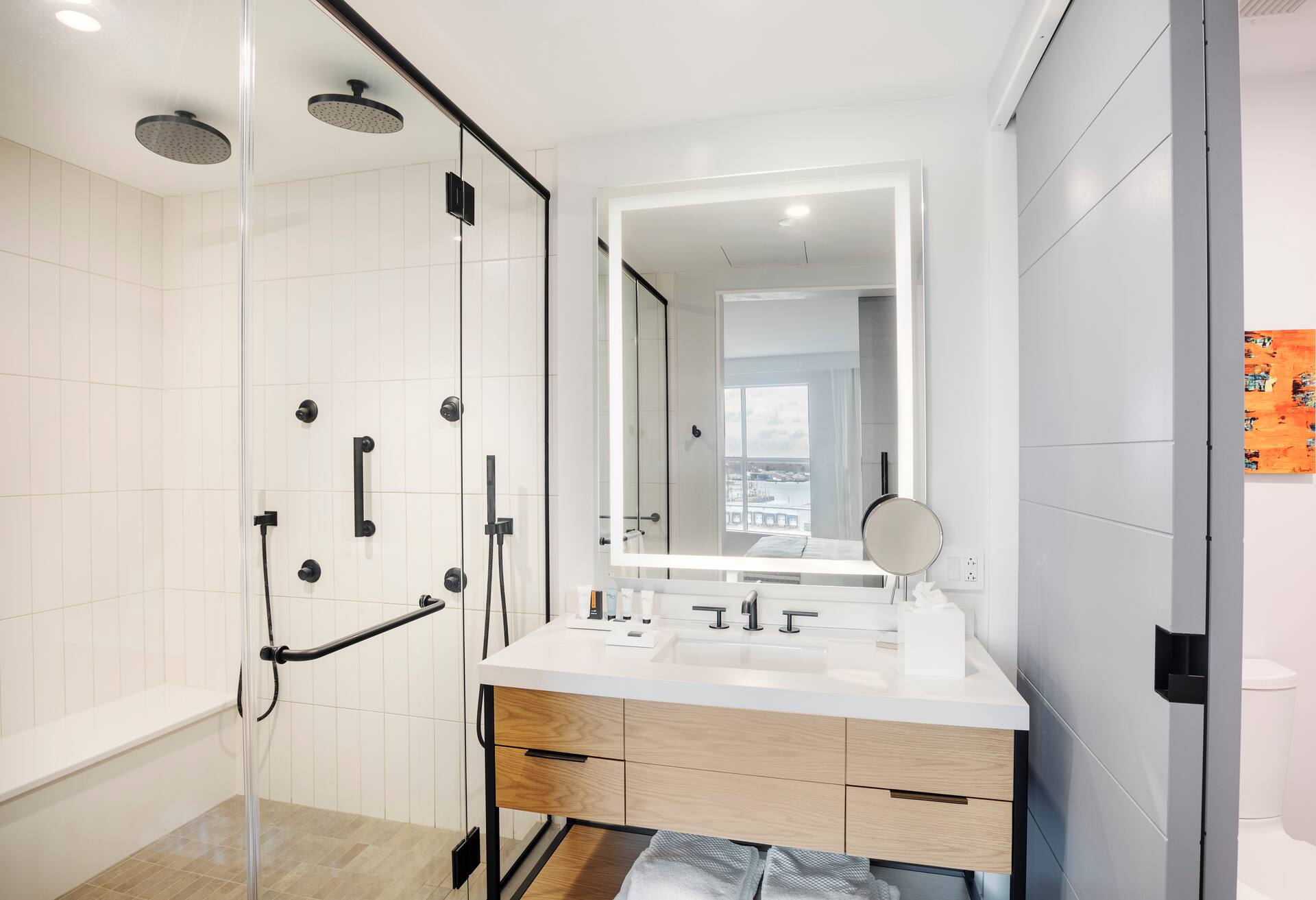One Bedroom 1 King Waterfront View Suite thumbnail 5