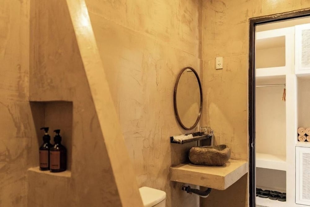 Deluxe Double or Twin Room - Photo 7