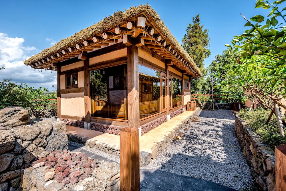 Minsok Choga C (Garden View, Private Annex Building)