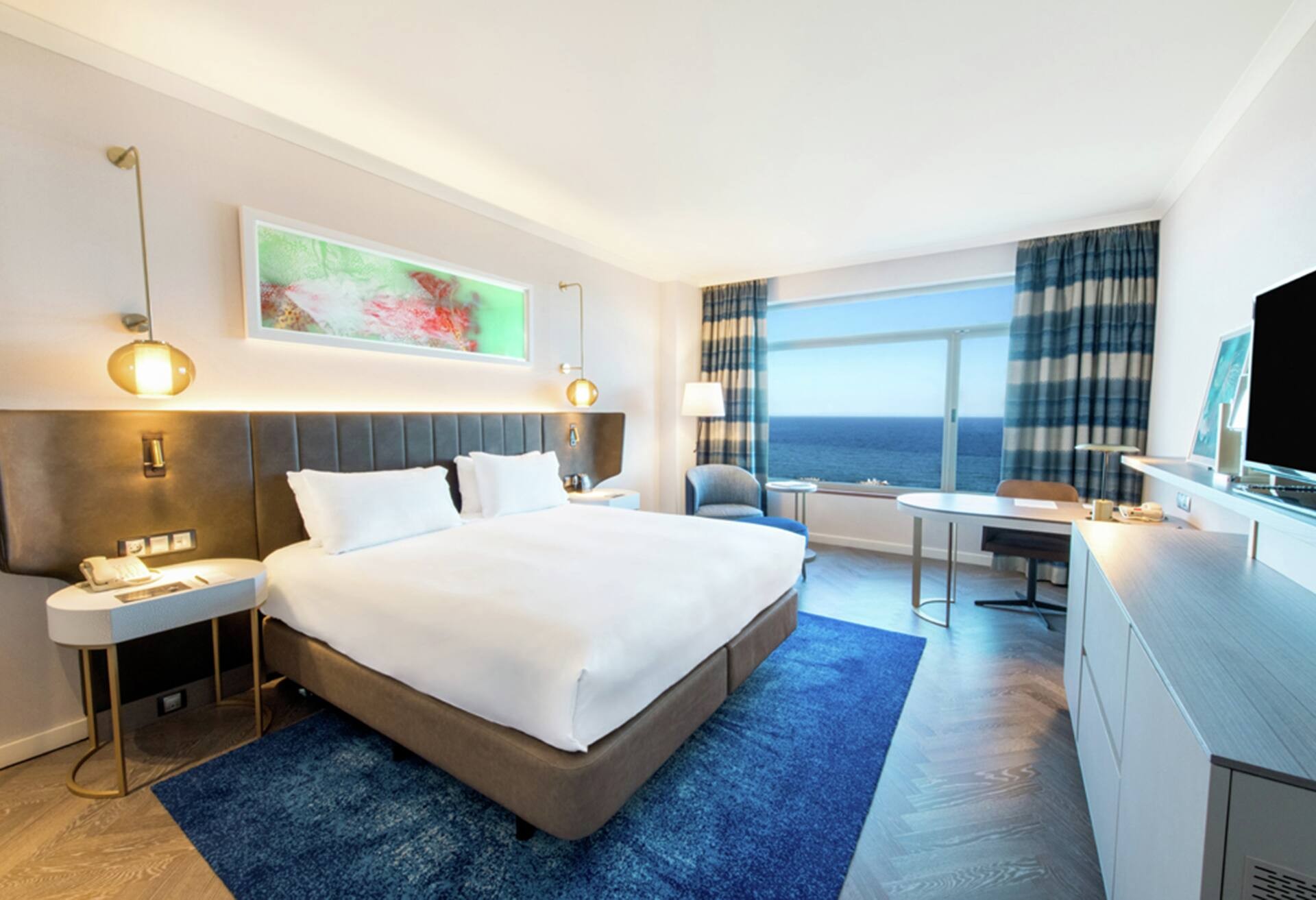 King Executive Sea View