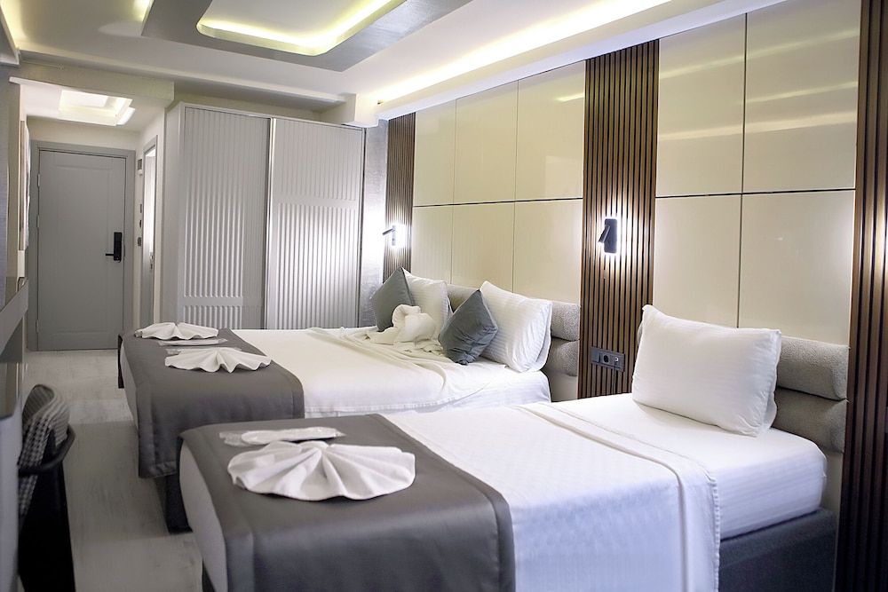 Luxury Triple Room photo 1