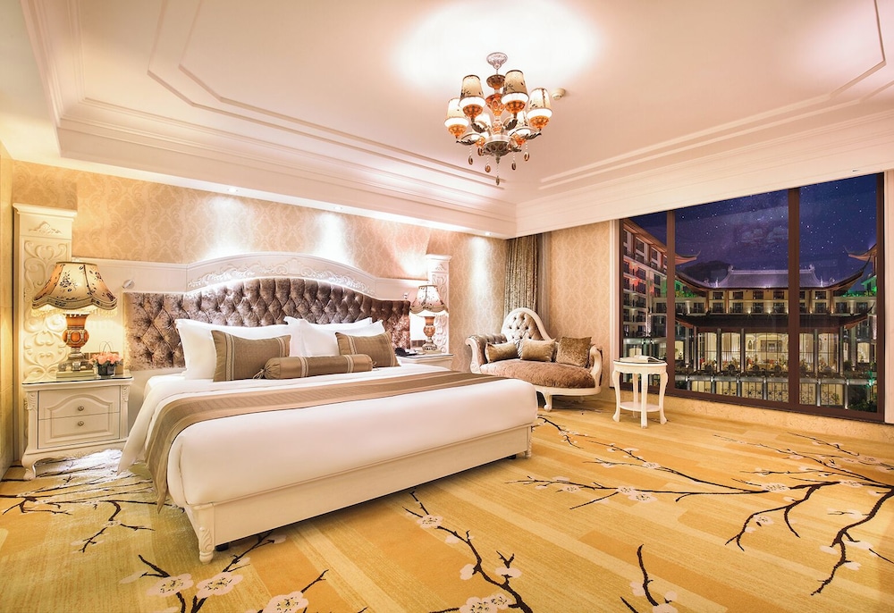 Deluxe King or Twin Room with Garden View