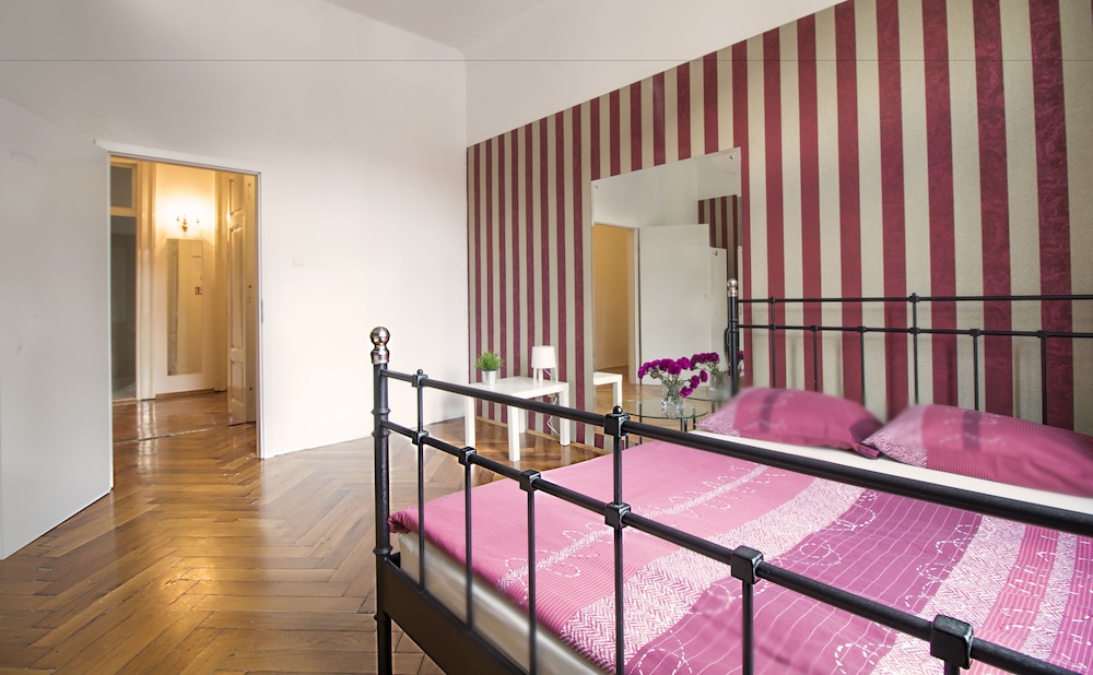 Triple Room, Shared Bathroom