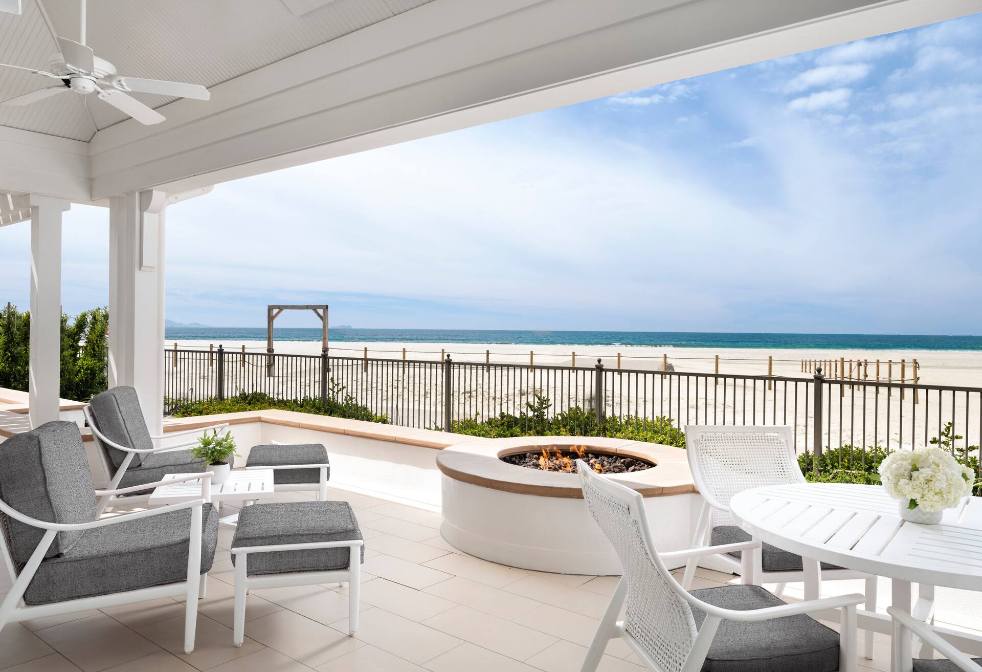 Beachfront Fireside Surf Cottage - 2 Bedroom