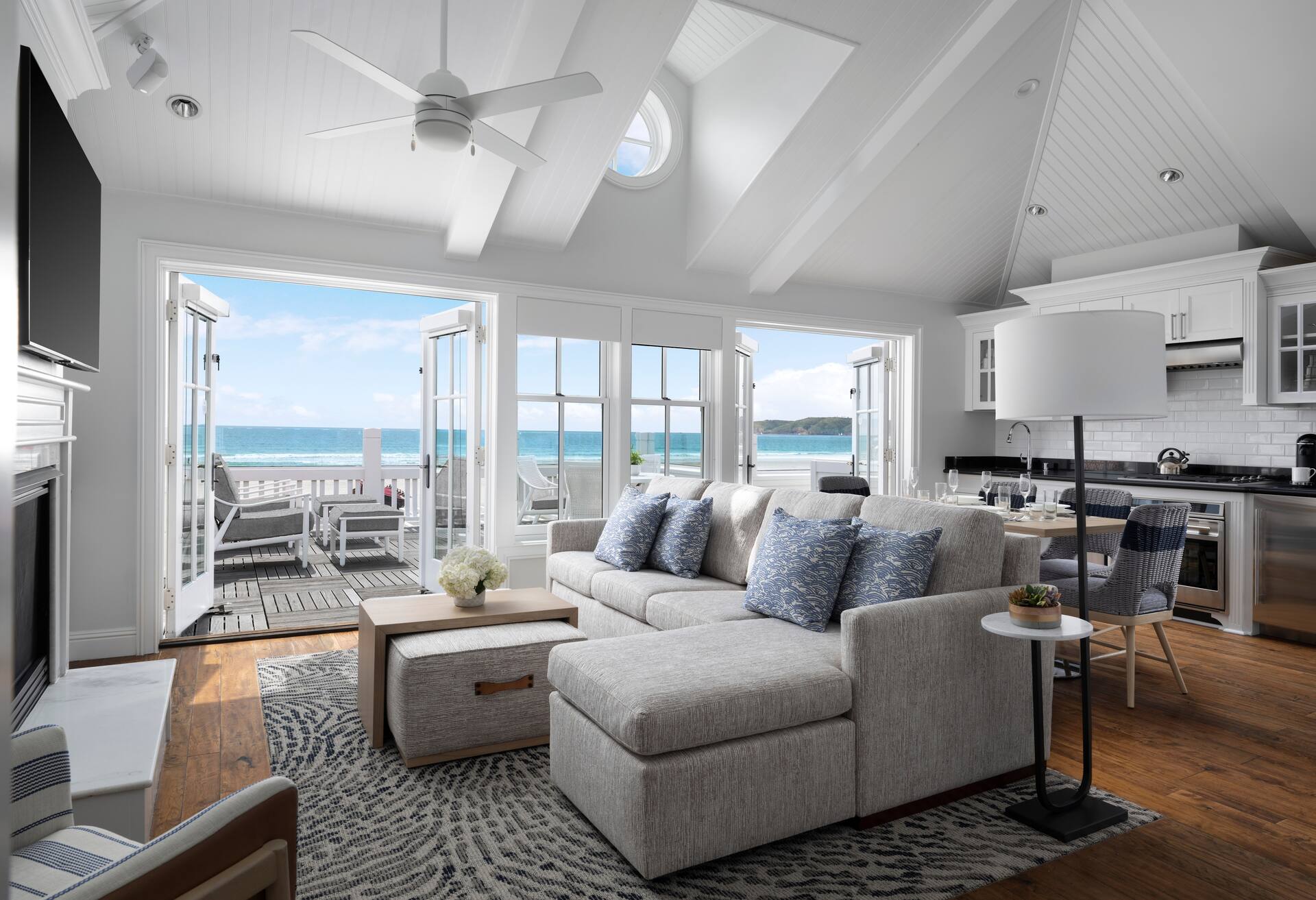 Oceanfront Horizon Cottage