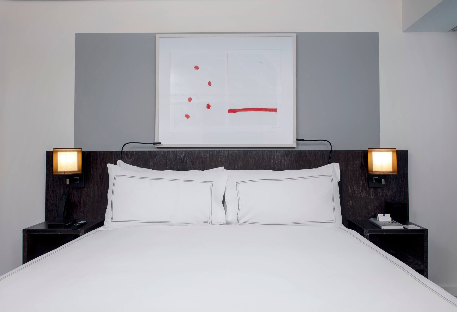 Luxury Corner Suite W One King Bed - Sofa Bed