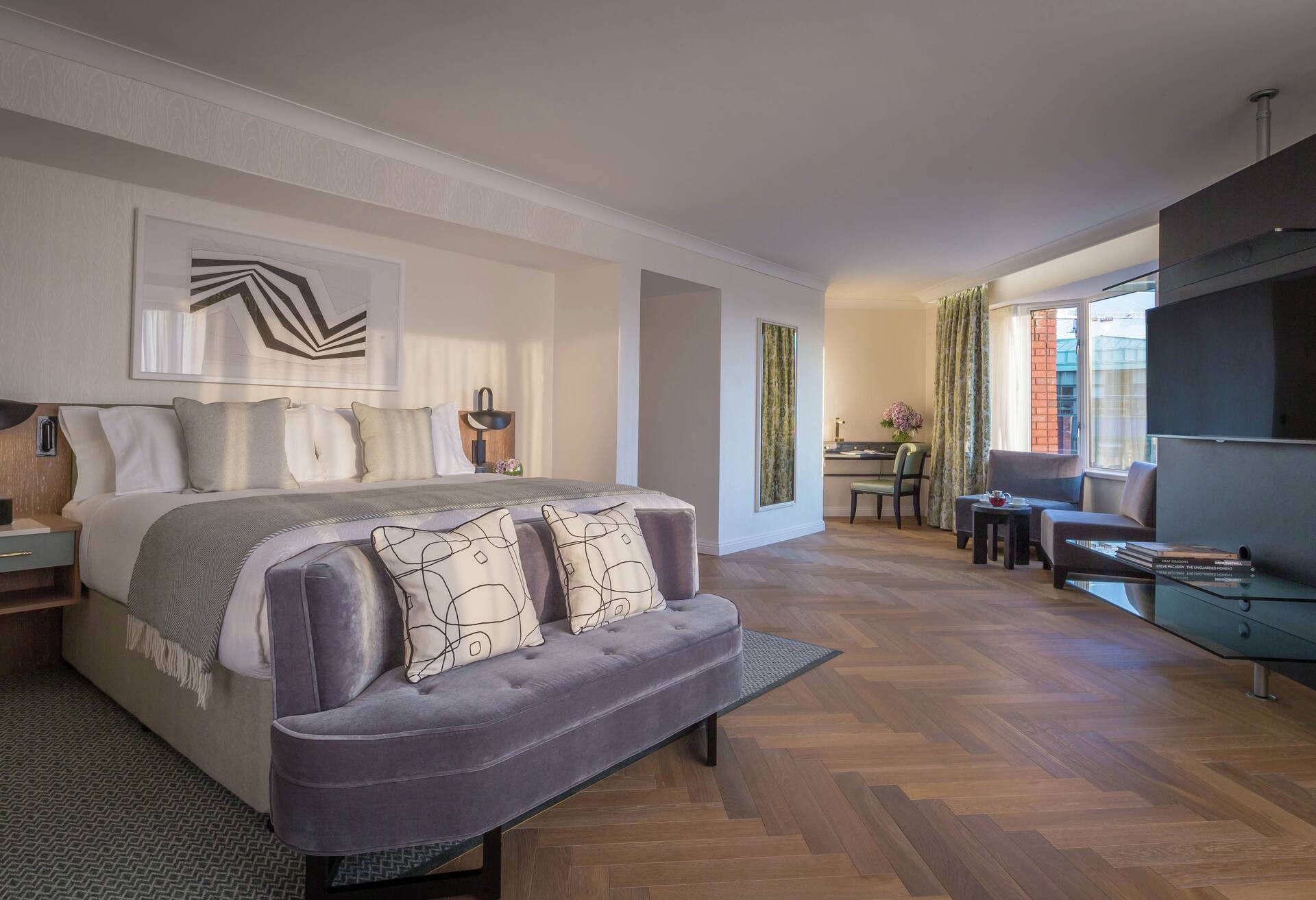 Presidential One Bedroom Suite thumbnail 6