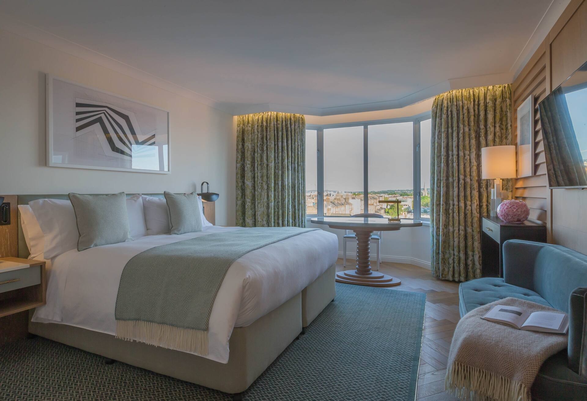 King Premier Room with View