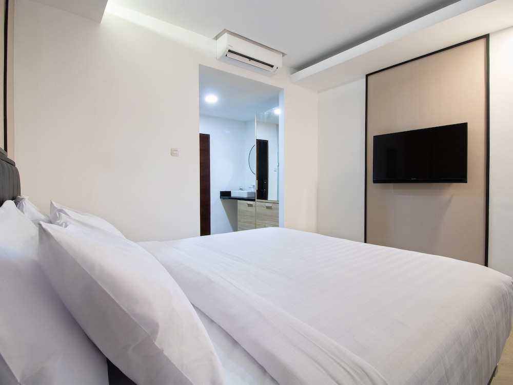 Deluxe Room - Photo 7