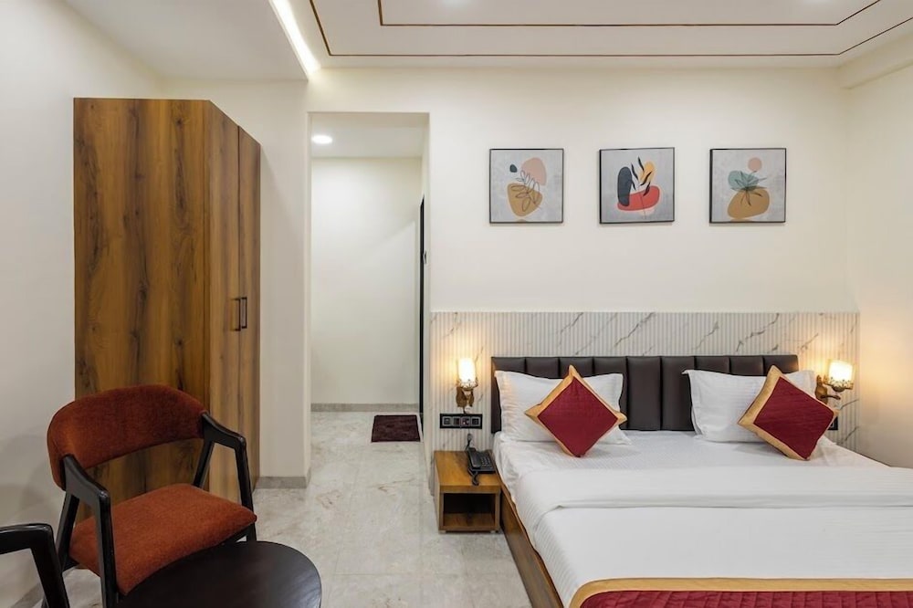 Semi Suite Room - Photo 3