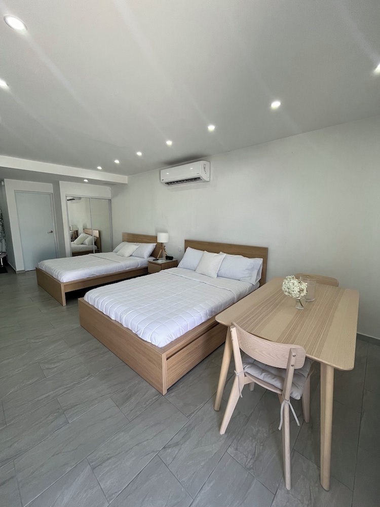 Comfort Apartment, Kitchen, Poolside photo 1