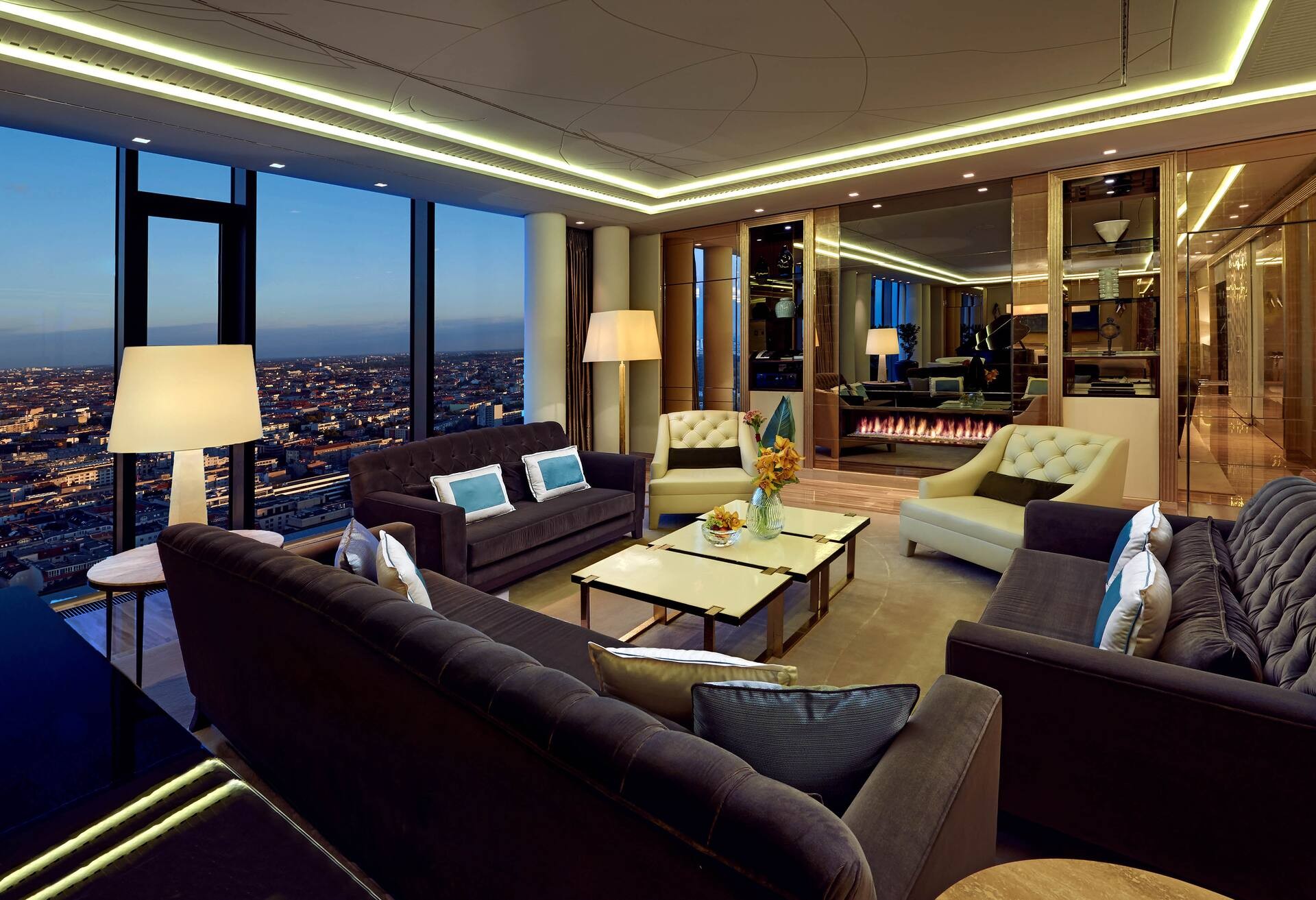 King Presidential Suite thumbnail 6