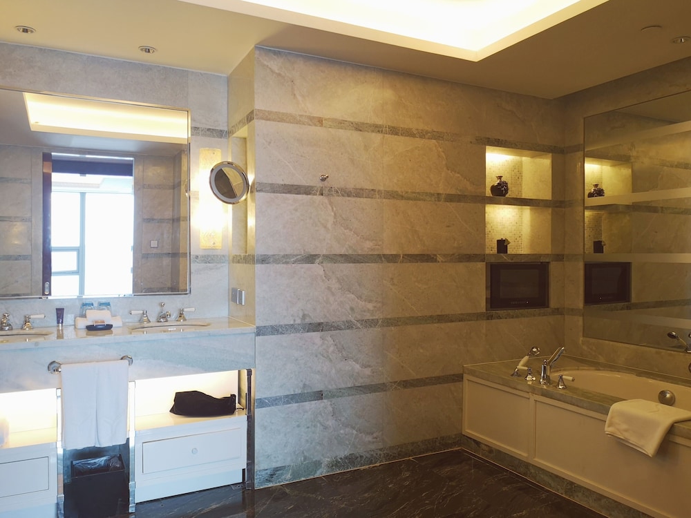Family Deluxe Suite photo 3