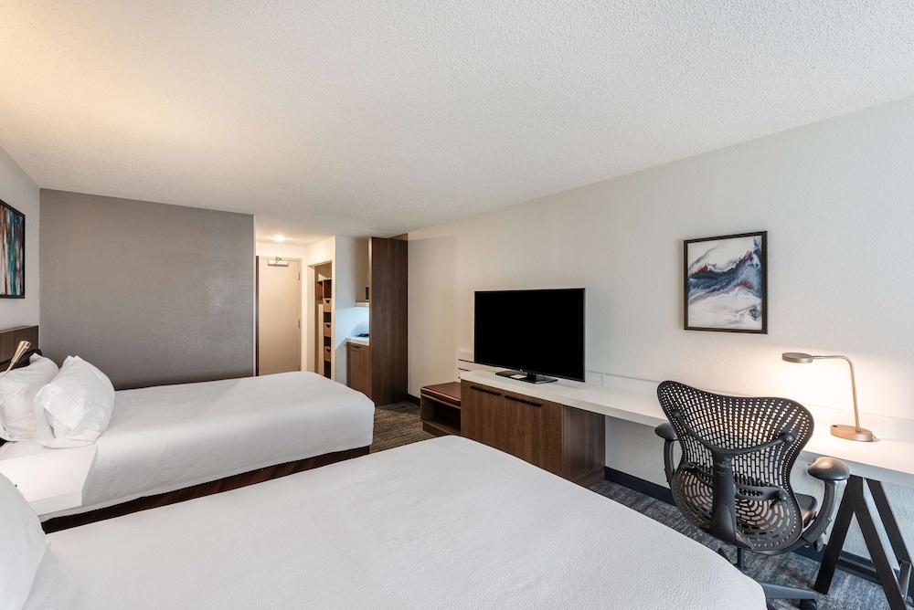Standard Room, 2 Queen Beds photo 1