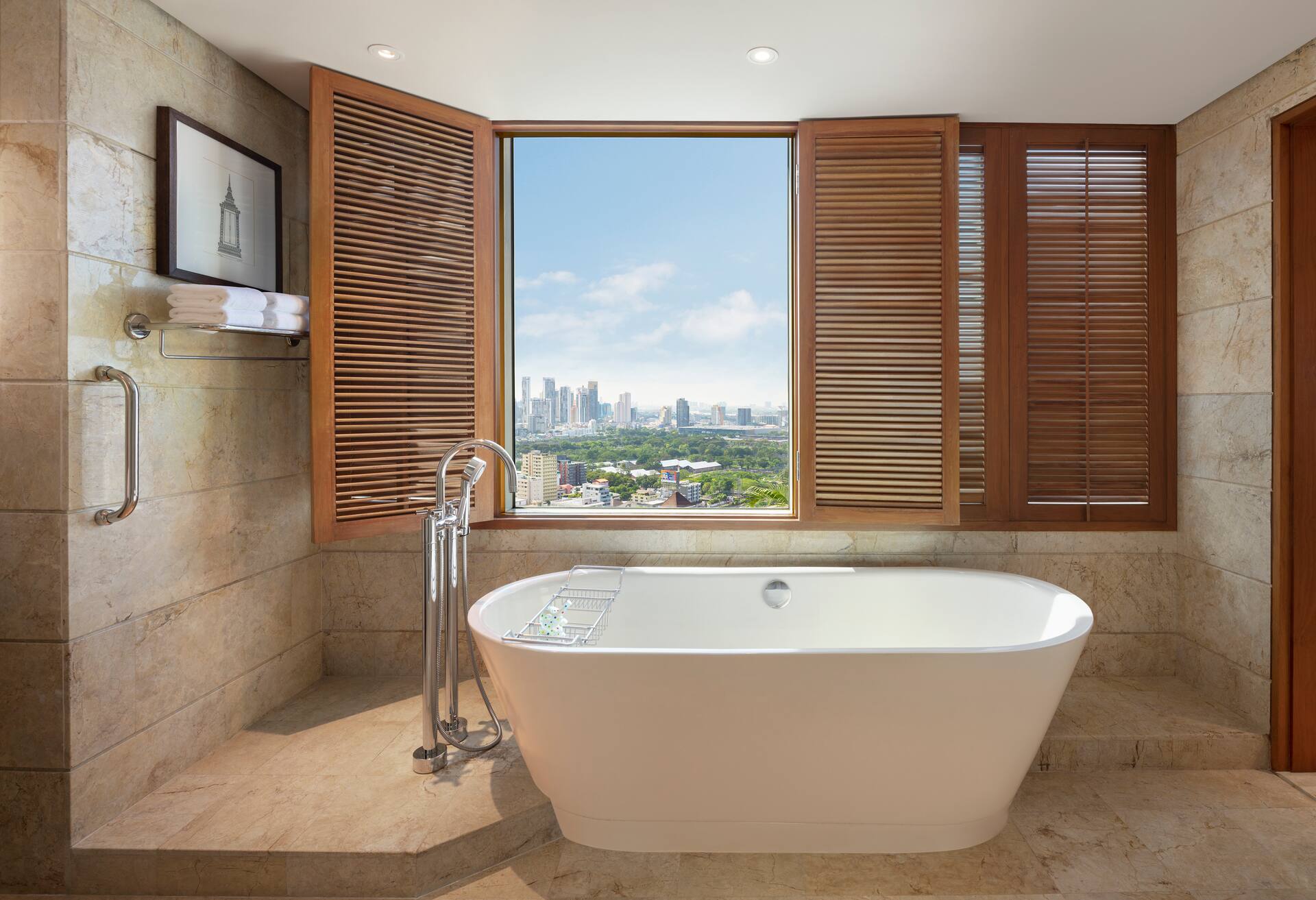Premium Family Suite thumbnail 6
