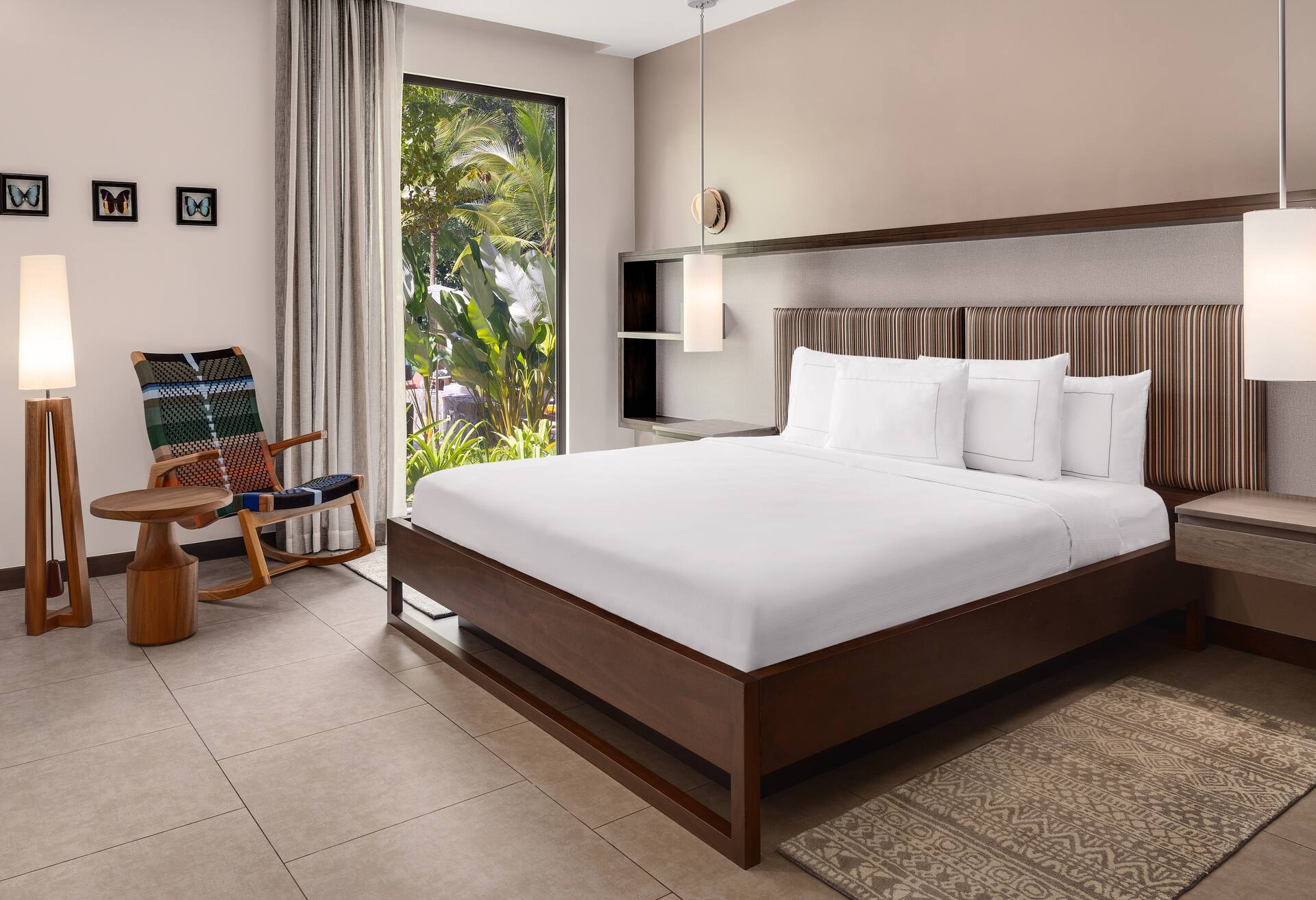 2 Kings 2 Queens 3 Bedroom Suite with Kitchen