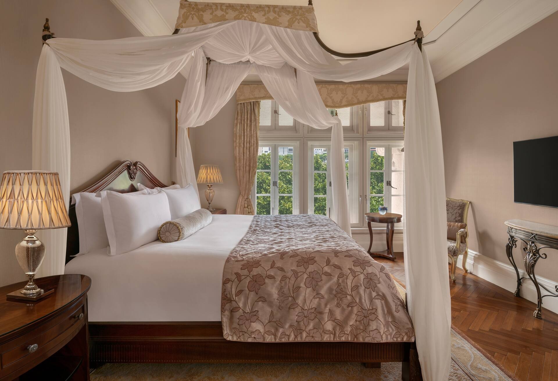 Bund Heritage River View Suite
