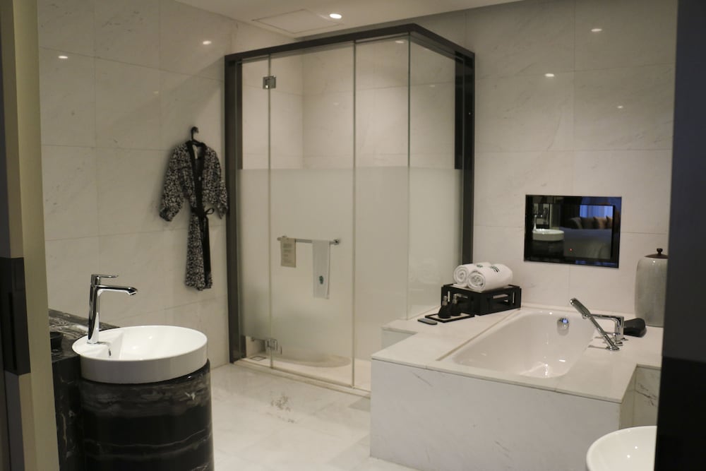 Suite, River View photo 3