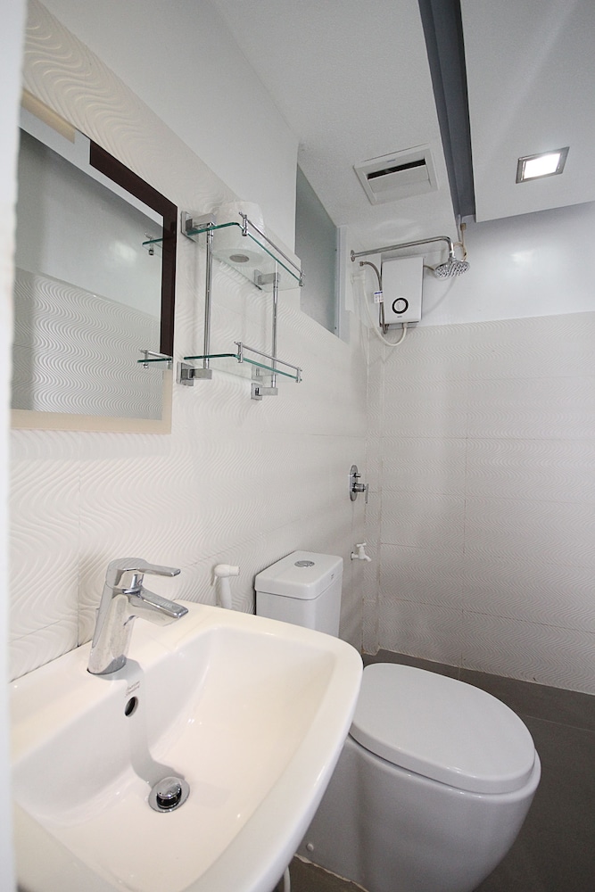 Standard Room - Photo 11