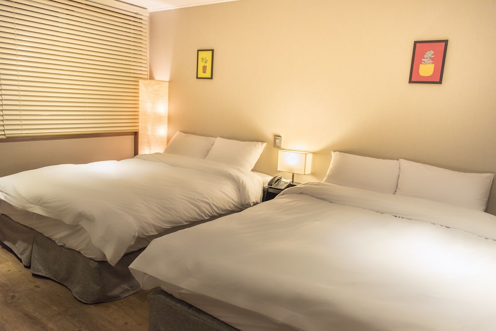 Deluxe Twin Room - Photo 9